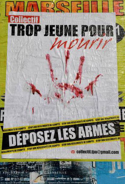 Afiche del colectivo franc&eacute;s Demasiado Joven Para Morir que llama a dejar las armas.&nbsp;