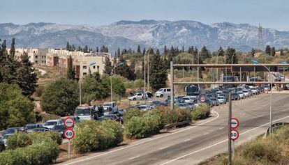 Colas después del accidente mortal en L'Aldea.