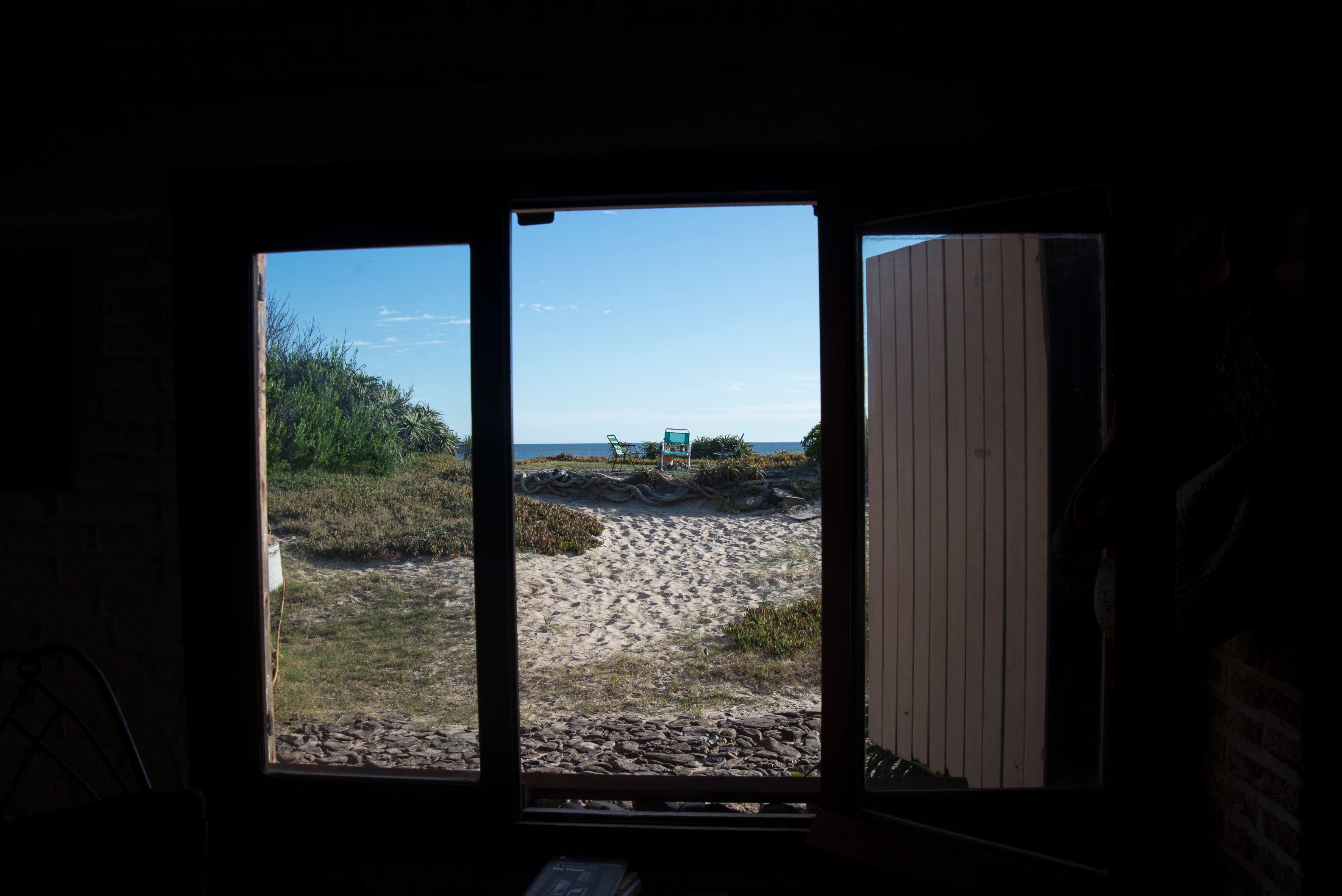 El balneario de Las Flores desde la ventana de la vivienda de Ida Vitale. 