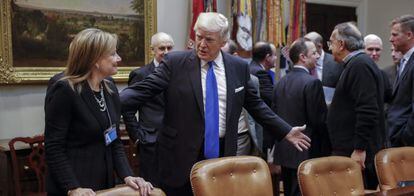 Mary Barra y Donald Trump, el 24 de enero pasado en la Casa Blanca.