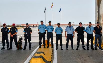Agentes de Frontex, la guardia Civil y otros cuerpos policiales durante la presentación de la operación Minerva-Frontex el pasado 17 de junio. 