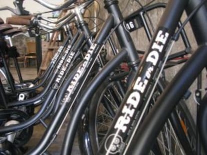 La empresa Ride or Die ofrece rutas guiadas en bici por Barcelona, y exclusivamente en inglés.