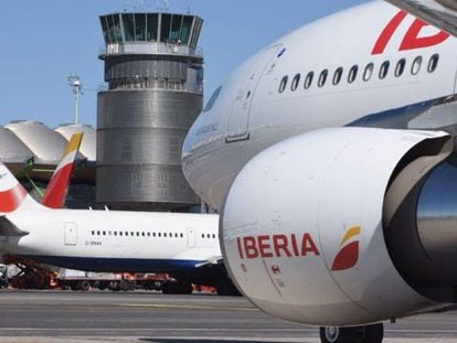 Aviones de Iberia y British Airways, ambas del grupo de aerolíneas IAG.