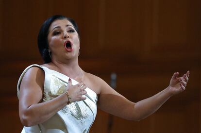 La soprano Anna Netrebko cantando en el Grand Hall del conservatorio de Moscú en un concierto reciente.