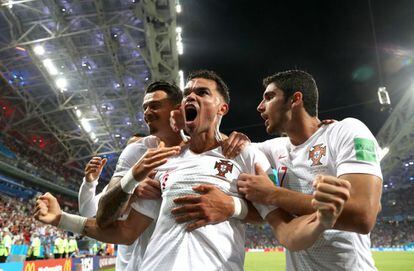 El jugador de Portugal Pepe celebra su tanto.