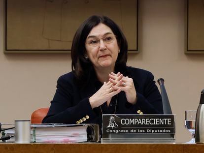 La presidenta de la CNMC, Cani Fernández, en el Congreso.