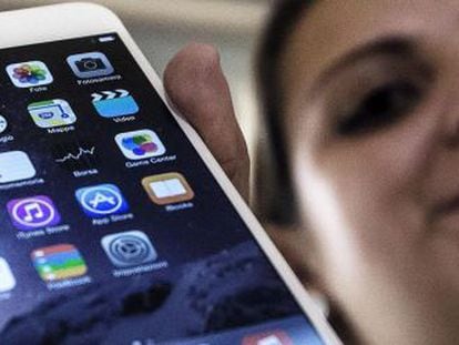 Apple patenta un sistema para que el iPhone aterrice al caerse