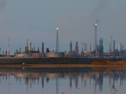 Refinería de Amuay, propiedad de la empresa PDVSA en Punto Fijo (Venezuela). 