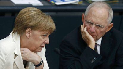 Merkel y su ministro de Finanzas, Wolfgang Schauble.