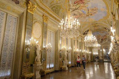 Sala de los Espejos del Palacio Real de Génova.