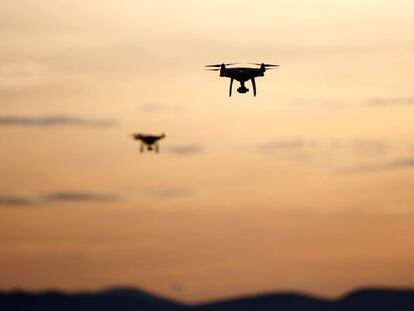 Dos drones en los cielos de Zenica (Bosnia Herzegovina). 