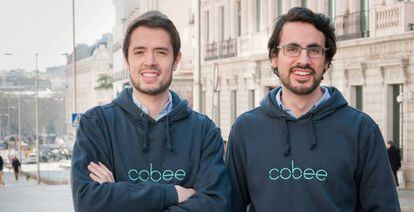 Borja Aranguren y Daniel Olea, dos de los tres cofundadores de la fintech Cobee.