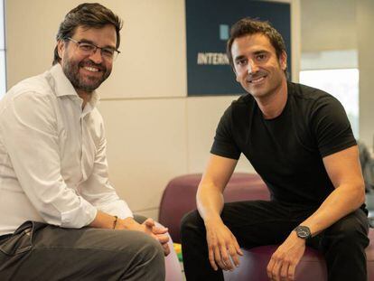 Gonzalo Martín-Villa, CEO de IOT y Big Data de Telefónica Tech, y Xabi Uribe-Etxebarria, fundador y CEO de Sherpa.ai.