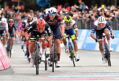 Caleb Ewan, ganando en Térmoli,