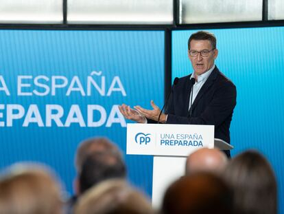 El presidente del PP, Alberto Núñez Feijóo, interviene durante un acto sectorial del Partido Popular sobre economía, en Casa Seat, el pasado 26 de junio de 2023, en Barcelona.