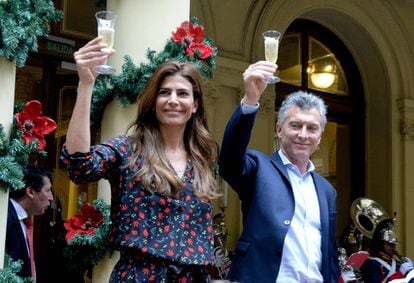 El presidente Mauricio Macri y su esposa, Juliana Awada, durante el brindis navide&ntilde;o en la Casa Rosada.
