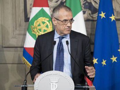 Sondeos como el último Eurobarómetro demuestran que italianos y españoles desconfían de sus instituciones