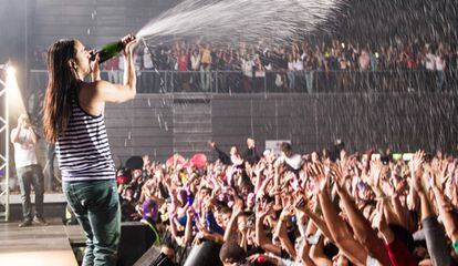 Momento de la actuación de Aoki en el Madrid Arena.