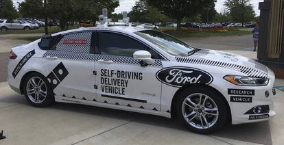 Un vehículo autónomo de Ford en colaboración con Domino's Pizza