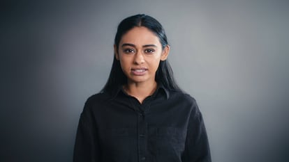 Nelufar Hedayat, la periodista de investigación nacida en Afganistán y criada en Reino Unido, se pone al frente de 'Fast Forward'.