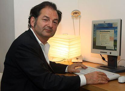 Denis Olivennes asesora a Nicolas Sarkozy en el combate contra las descargas en Internet.