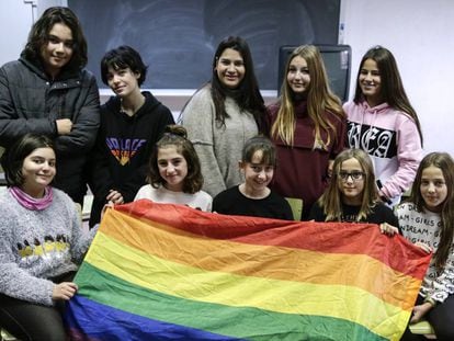 El grupo de 'Recreos Diversos', iniciativa en el IES Narcís Monturiol que buscar crear un espacio seguro para menores del colectivo LGTBI.