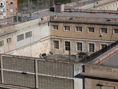 Los últimos reclusos, en el patio de la prisión de Tarragona.