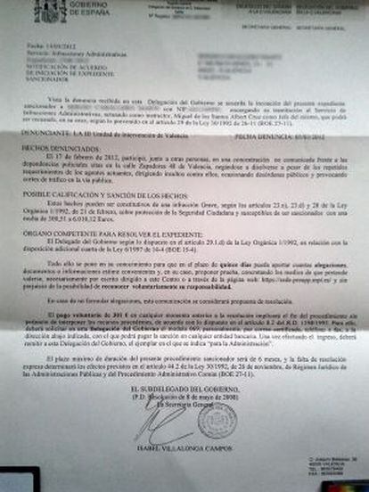 Expediente de "infracción grave" firmado por la imputada Isabel Villalonga.