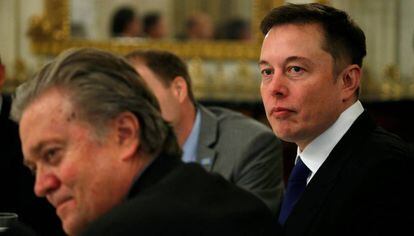 El CEO de la compañía Tesla Elon Musk acude a una reunión con Donald Trump sobre la política empresarial.