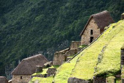 Casas escalonadas en la ciudadela inca de Machu Picchu.