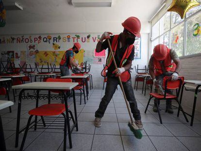 Las escuelas de Ciudad de México se preparan para el regreso a las clases