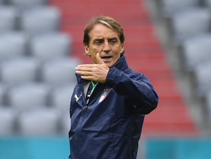 Roberto Mancini, durante el último entrenamiento de la selección italiana.