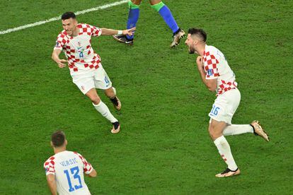 Bruno Petkovic celebra el gol marcado a Brasil en los últimos momentos de la prologa.