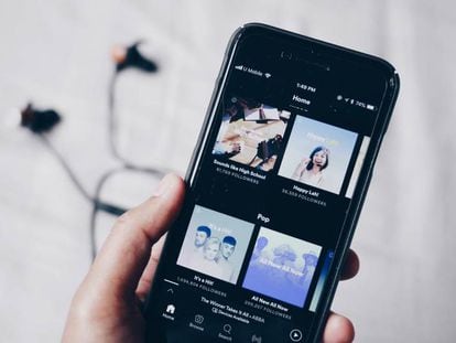Spotify se pone seria: elimina miles de canciones creadas con Inteligencia Artificial