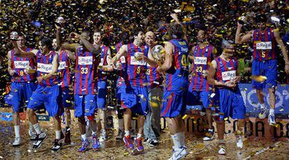 El conjunto azulgrana celebra el triunfo en la cancha