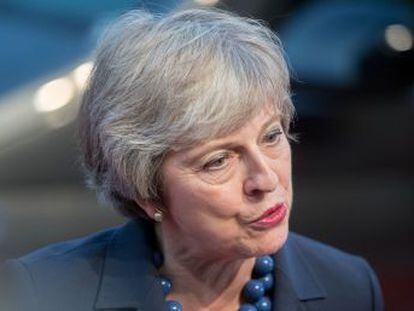 El texto circula entre los diputados conservadores y baraja posibles sucesores para ocupar Downing Street después de marzo de 2019