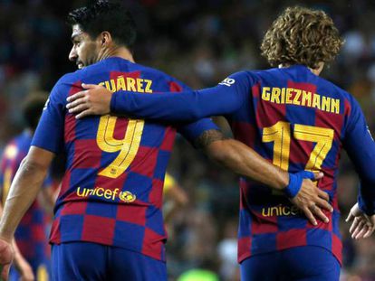 Luis Suárez y Griezmann, este domingo en el Camp Nou. En vídeo: declaraciones del entrenador del Barcelona, Ernesto Valverde, y del jugador Riqui Puig.