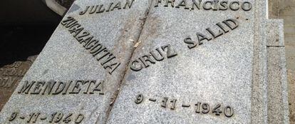 Lápida de la tumba de Julián Zugazagoitia en la Almudena.