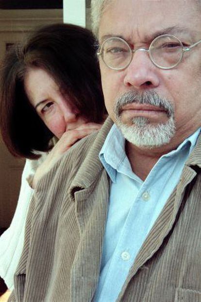 Guillermo Cabrera Infante y su esposa, Miriam Gómez, en 1998.