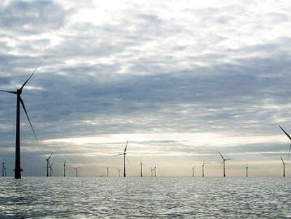 La estabilidad de las turbinas en el mar, como estas de Vattenfall, es uno de los principales campos de investigaci&oacute;n.