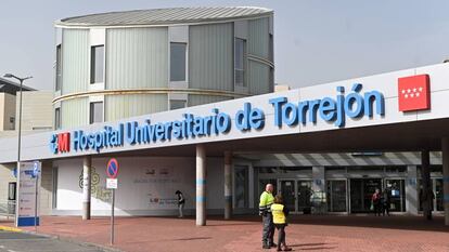 Fachada del Hospital de Torrejón en Madrid.