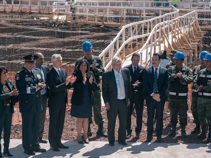 Andres Manuel Lopez Obrador durante una visita a las obras del nuevo aeropuerto de Ciudad de México, en febrero de 2020.
