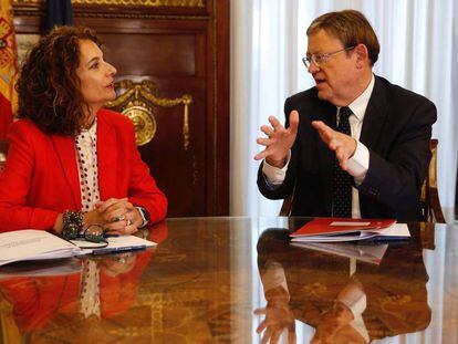 La ministra de Hacienda en funciones, María Jesús Montero, durante un encuentro con el presidente de la Generalitat Valenciana, Ximo Puig, para tratar temas de financiación autonómica.