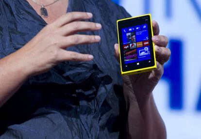 El nuevo Lumia 920 de Nokia cuenta con sistema operativo Windows Phone 8