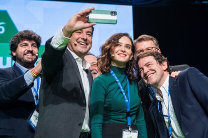 Los presidentes de Murcia, Fernando López Miras, de Andalucía, Juan Manuel Moreno Bonilla, de la Comunidad de Madrid, Isabel Díaz Ayuso, de Castilla y León, Alfonso Fernández Mañueco, y Alberto Núñez Feijoo, presidente del PP.