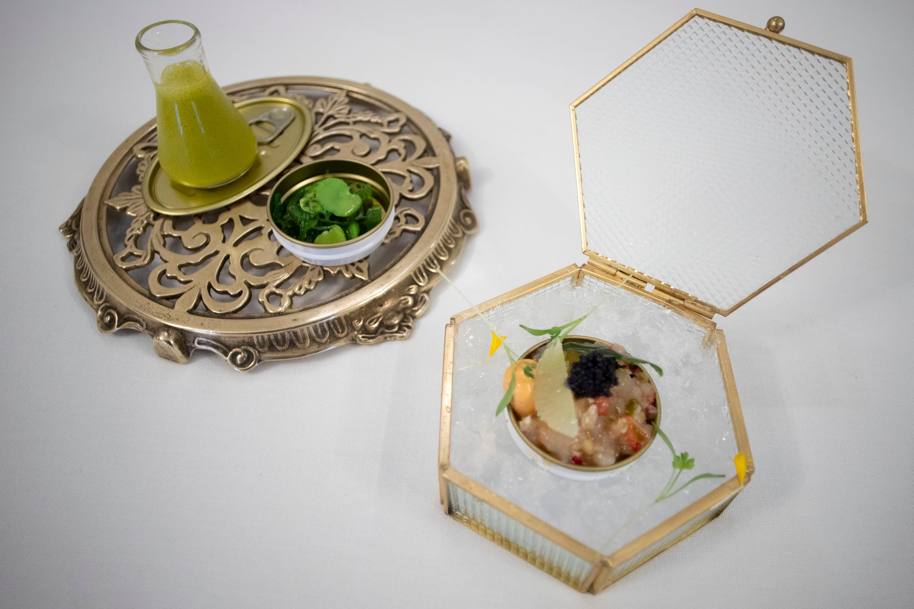 Crema de lemon grass con ensalada y tartar de bogavante, marisco y caviar del estaurante Ziryab, de la chef Najak Kaanache.
