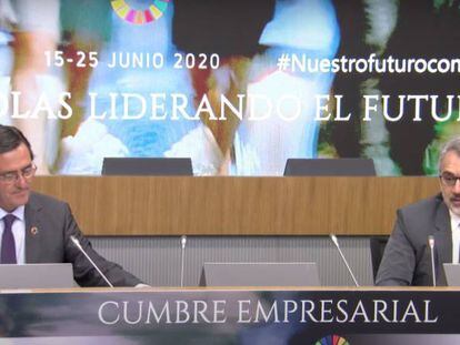 El presidente de CEOE, Antonio Garamendi, y el presidente de Puig, Marc Puig, este lunes en una nueva jornada de la cumbre empresarial organizada por la patronal.
