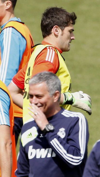 Casillas y Mourinho, durante un entrenamiento.