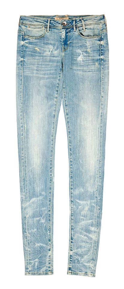 Pantalón de Guess Jeans (104 €).