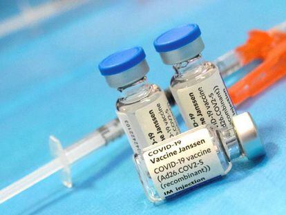 Viales de la vacuna de Janssen frente al Covid-19.